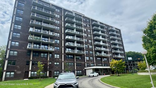 2b-1100 Clove Rd, Staten Island, NY, 10301-3648 | Card Image