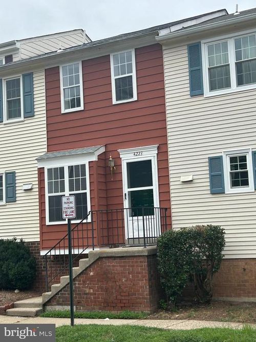 4223 Moselle Dr, CHANTILLY, VA, 20151-3615 | Card Image