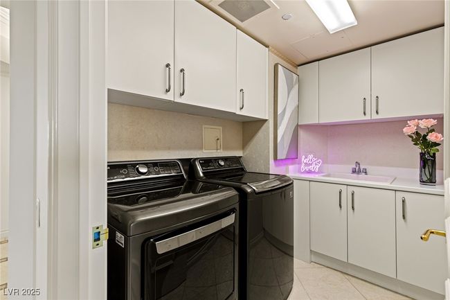 UNIT-2502 - 2877 Paradise Rd, Home with 3 bedrooms, 3 bathrooms and 1 parking in Las Vegas NV | Image 40