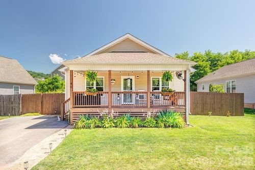 40 Quinn Hill Ln, Mars Hill, NC, 28754-0705 | Card Image