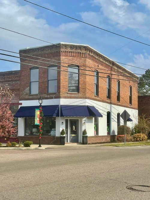 218 Main St, Nettleton, MS, 38858-6012 | Card Image