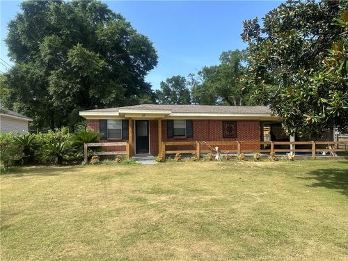 19 Bradford Ave, Satsuma, AL, 36572-2605 | Card Image