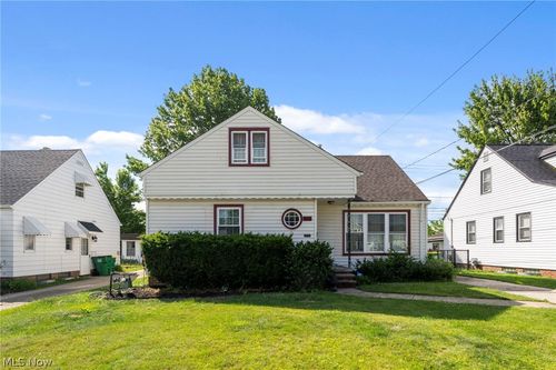 29002 Foxboro St, Willowick, OH, 44095-4556 | Card Image