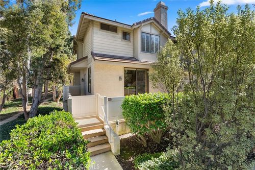 424-2595 Plaza Del Amo, Torrance, CA, 90503-7349 | Card Image