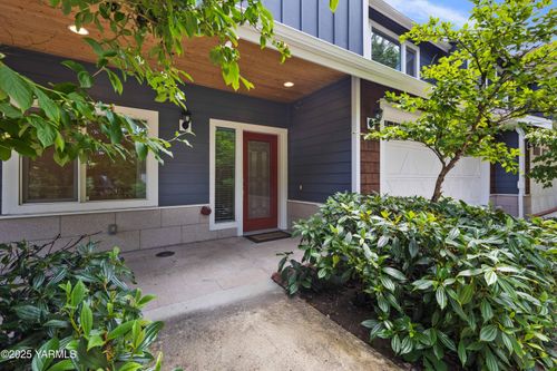 10407 Ne 17th St, Other, WA, 99999 | Card Image