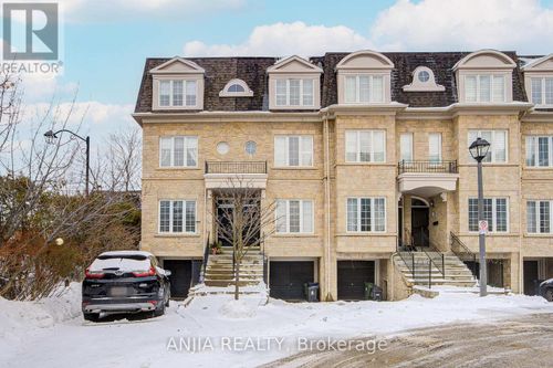 2-54 Mcbride Lane, North York, ON, M2N7B8 | Card Image