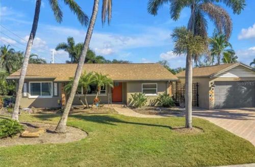 7898 Causeway Blvd N, St Petersburg, FL, 33707-1006 | Card Image