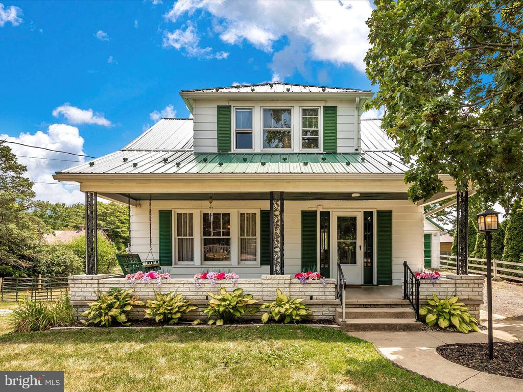 Corner Rd, Mercersburg, PA 17236