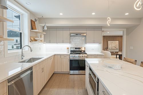 2-340 Baker Street, Boston, MA, 02132 | Card Image