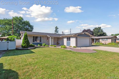 38291 Summers St, Livonia, MI, 48154-4986 | Card Image