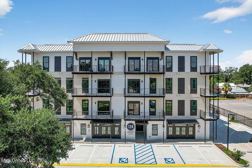 304-124 Court Street, Bay Saint Louis, MS, 39520 | Card Image