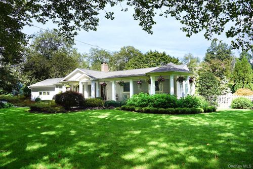41 Snowball Dr, Cold Spring Harbor, NY, 11724-2417 | Card Image
