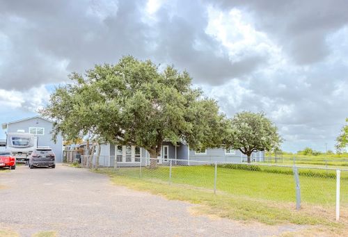 9203 County Road 1186, Taft, TX, 78390-4550 | Card Image