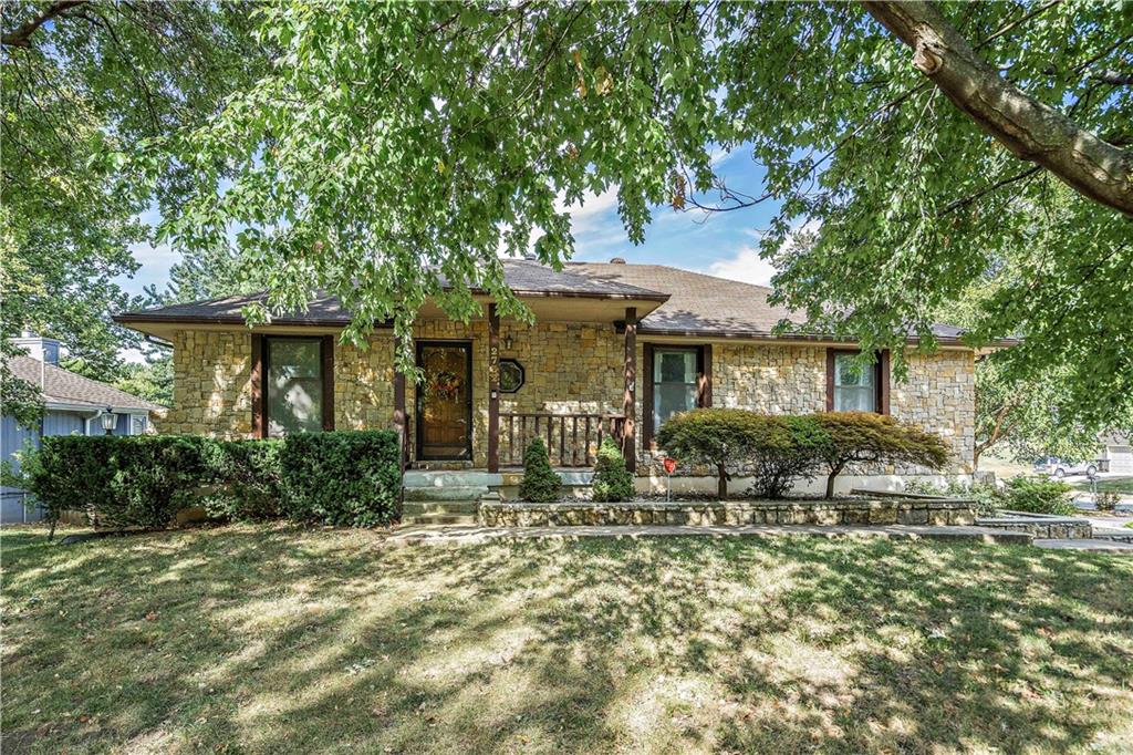 Coachman Dr, Independence, MO 64055