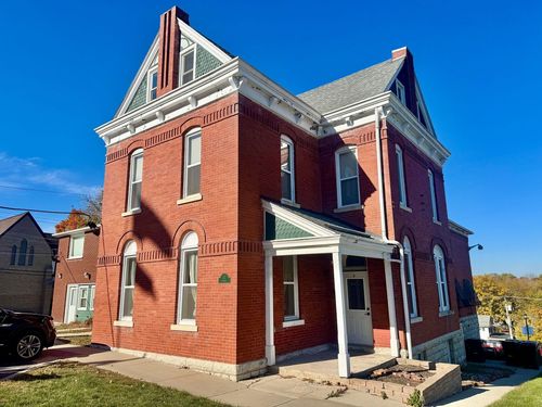 f-111 W Madison St, Yorkville, IL, 60560-1413 | Card Image