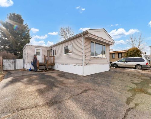 220 Fairchild St Sw, Medicine Hat, AB, T1A7Z7 | Card Image