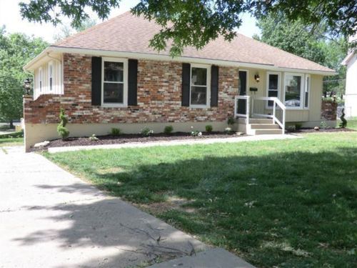 10716 Bellaire Ave, Kansas City, MO, 64134-2548 | Card Image