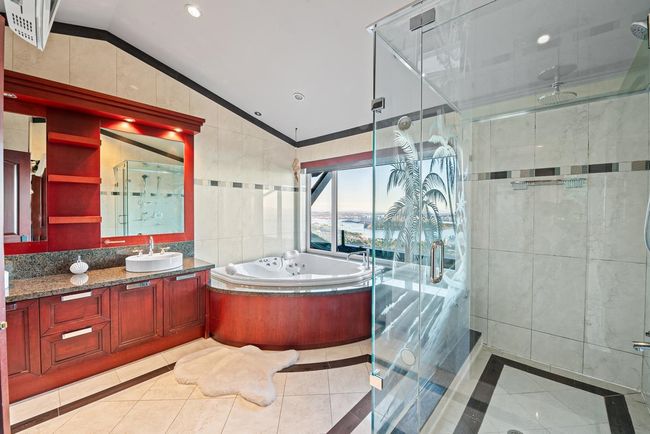 2409 Halston Crt, House other with 5 bedrooms, 6 bathrooms and 3 parking in West Vancouver BC | Image 21