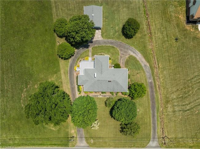 2025 W Main St, House other with 3 bedrooms, 2 bathrooms and null parking in Yadkinville NC | Image 46