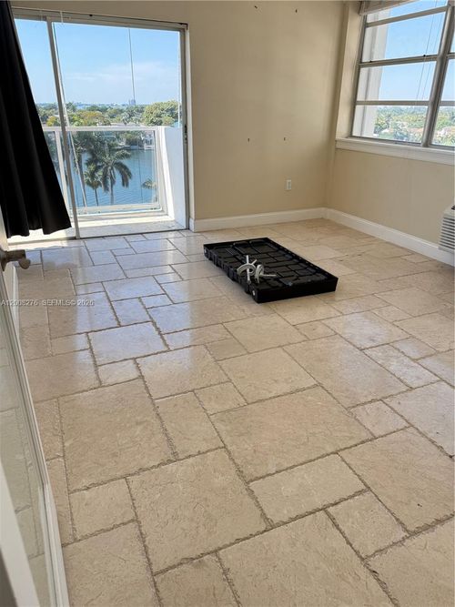 801-5313 Collins Ave, Miami Beach, FL, 33140-3272 | Card Image