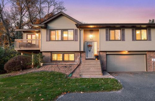 922 Sherwood Rd, Shoreview, MN, 55126-9129 | Card Image