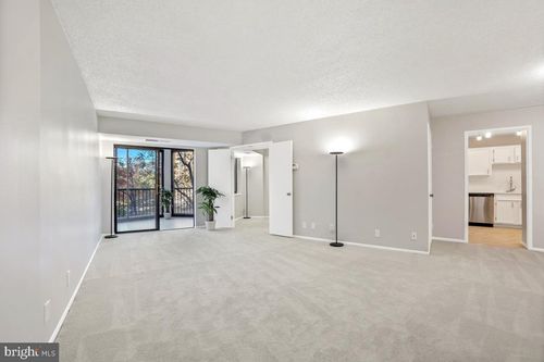 apt-303-5902 Mount Eagle Dr, ALEXANDRIA, VA, 22303-2515 | Card Image