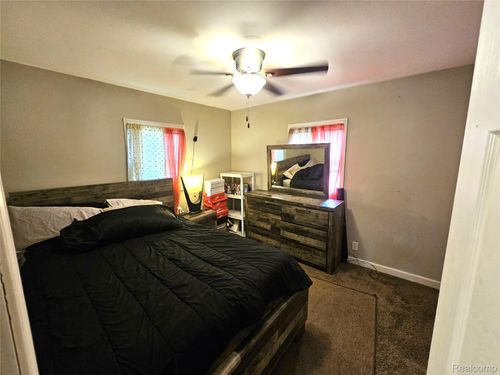 356 Spruce St, Mount Morris, MI, 48458-1937 | Card Image