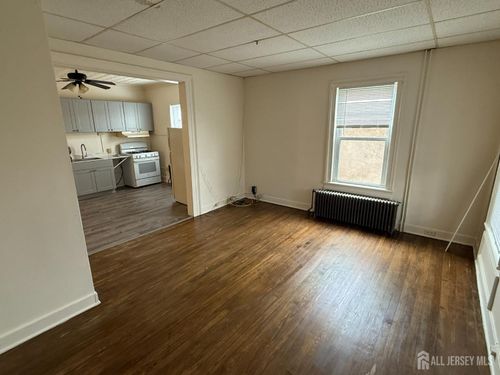 e-69 W Somerset St, Raritan, NJ, 08869-2012 | Card Image