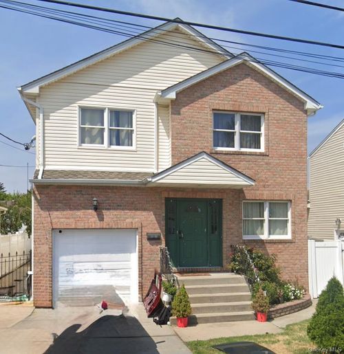 1318 Post Ave, Elmont, NY, 11003-2637 | Card Image