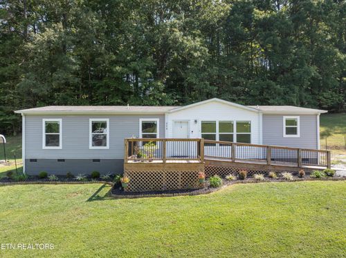 213 Aspen Dr, Harriman, TN, 37748-5964 | Card Image