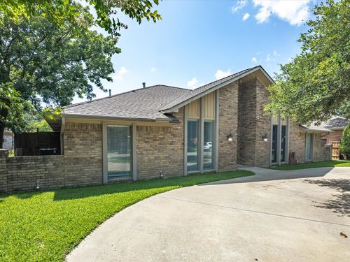 10315 Cimmaron Trl, Dallas, TX, 75243-2519 | Card Image