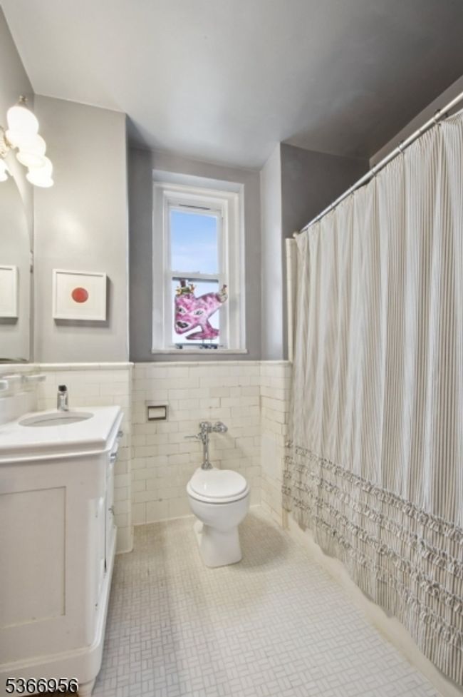 APT-6B - 375 Mount Prospect Ave, Townhouse with 3 bedrooms, 2 bathrooms and null parking in Newark NJ | Image 23