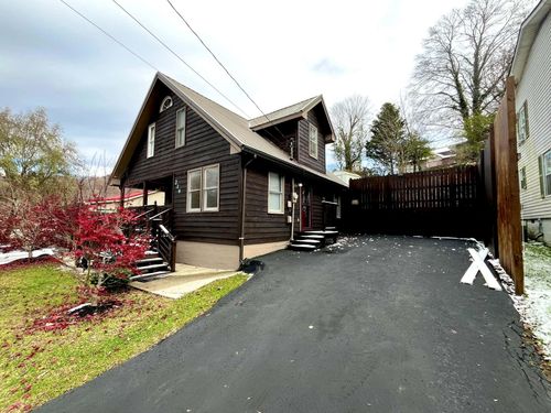 214 Spruce St, Pineville, KY, 40977-1412 | Card Image