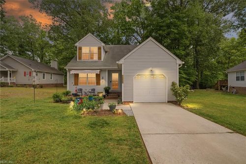 142 Mallard Dr, Suffolk, VA, 23434-8093 | Card Image