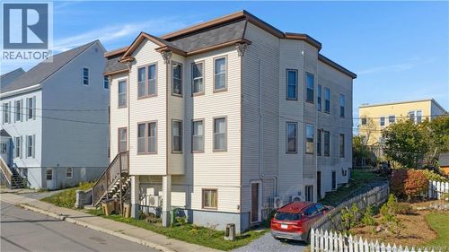 163 Guilford St, Saint John, NB, E2M1V8 | Card Image