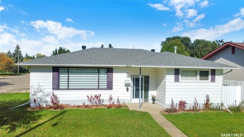 972 Simcoe Street, Moose Jaw, SK, S4P0J3 | Card Image