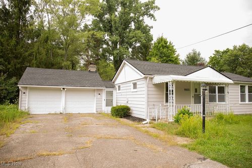 9800 North Blvd, Chagrin Falls, OH, 44023-6076 | Card Image