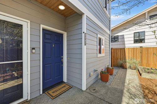 a-8847 9th Ave Sw, Seattle, WA, 98106-2517 | Card Image