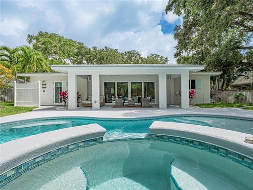 912 Jasmine Ln, Vero Beach, FL, 32963-2296 | Card Image