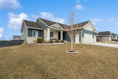 1389 Cardinal Dr, Fairfax, IA, 52228-9658 | Card Image