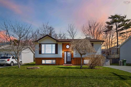 682 Caldwell Rd, Dartmouth, NS, B2V1L1 | Card Image