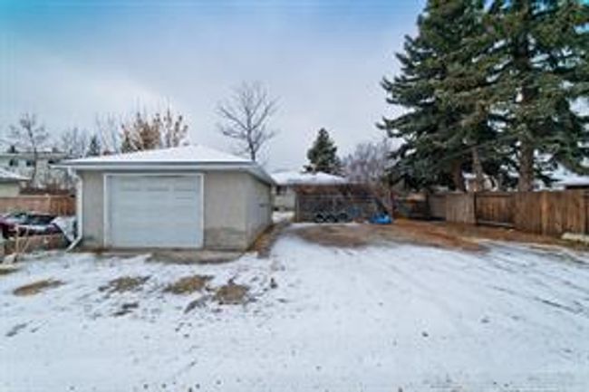 2808 45 St Sw, House detached with 5 bedrooms, 2 bathrooms and 2 parking in Calgary AB | Image 24