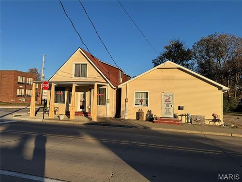 109 N Hickory St, Troy, IL, 62294-1221 | Card Image