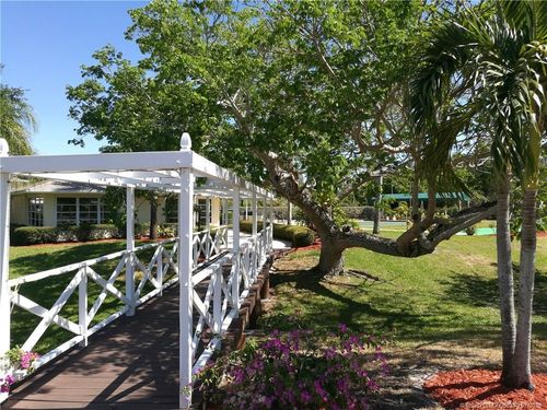 136-6-2950 Ocean Blvd, Stuart, FL, 34996-3542 | Card Image