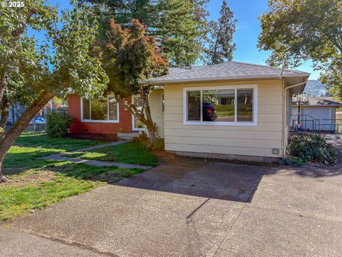 1575 Nw Beaumont Ave, Roseburg, OR, 97471-6130 | Card Image