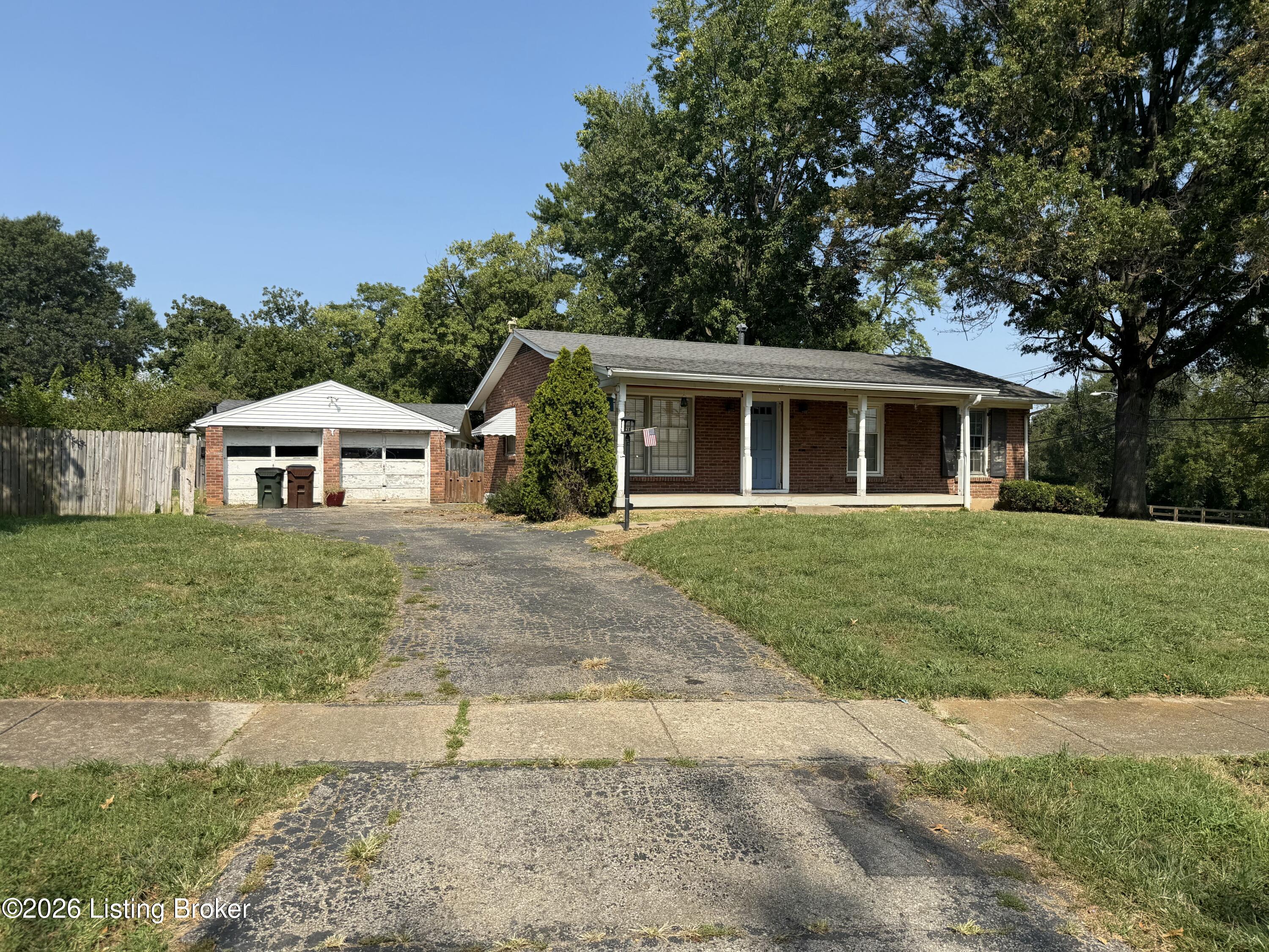 10326 Gina Dr, For Sale in Louisville - eXp Realty
