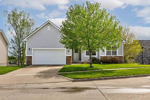 2227 4th Ave Se, Altoona, IA, 50009-2130 | Card Image