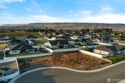 2571 Paisley St Se, East Wenatchee, WA, 98802-6501 | Card Image