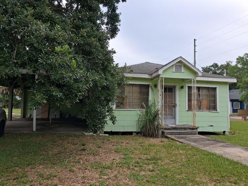217 Banana St, TARPON SPRINGS, FL, 34689-3603 | Card Image