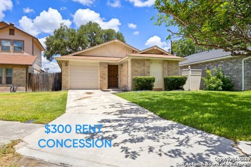 5215 Vinecrest Cir, Kirby, TX, 78219-1453 | Card Image